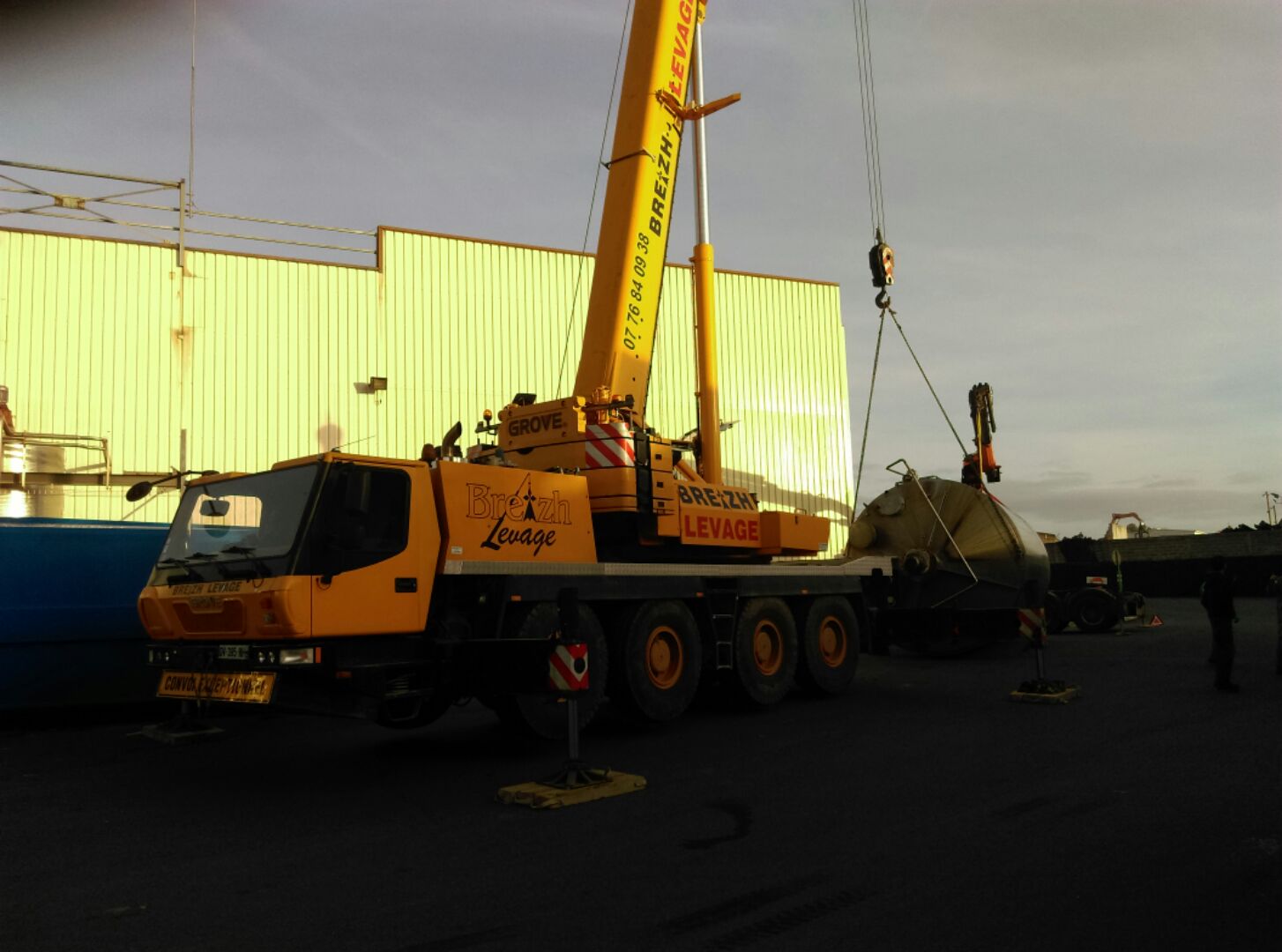 Entreprise de location camion grue à PiréChancé CONSTRUCTION MOREL